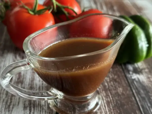 Jak zrobić sos balsamiczny do sałatki - prosty przepis na pyszny dressing
