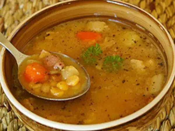 Jak się robi zupę grochową – prosta receptura na pyszny smak